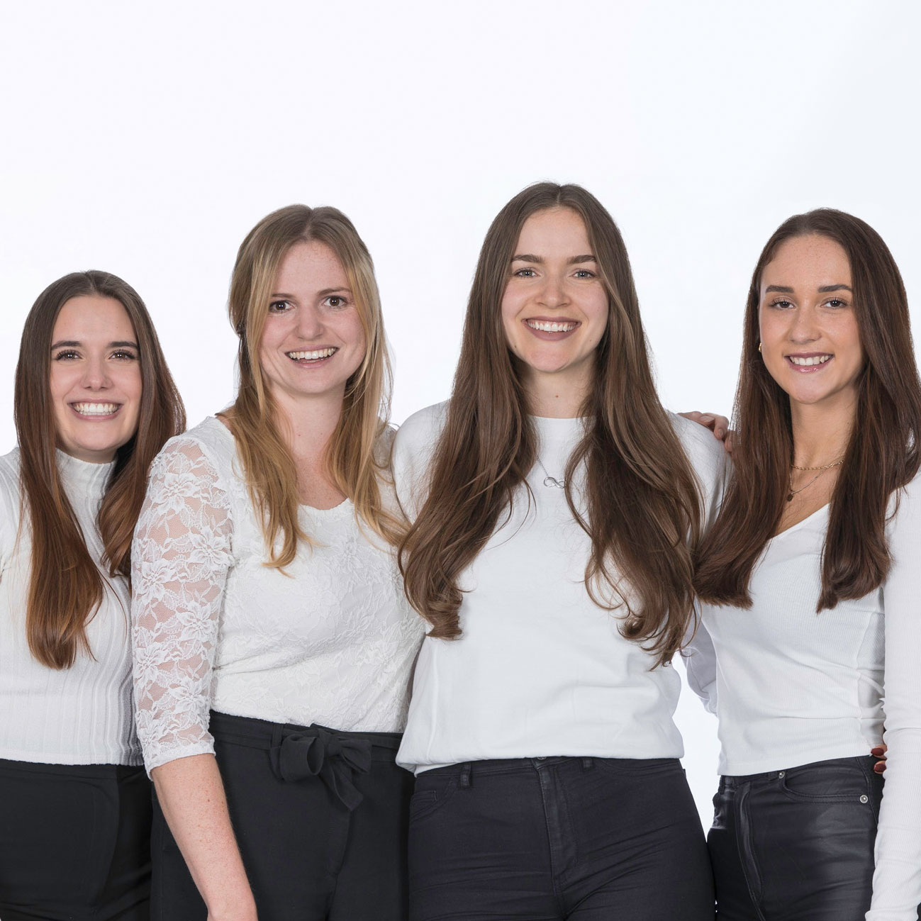 Foto unseres HR Teams – Ausdruck von Zusammenhalt, Vielfalt und Teamgeist im HR Marketing.